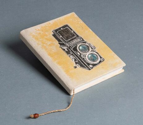 Diario A5 pintado a mano - cámara antigua - Imagen 3