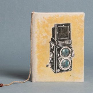 Diario A5 pintado a mano - cámara antigua